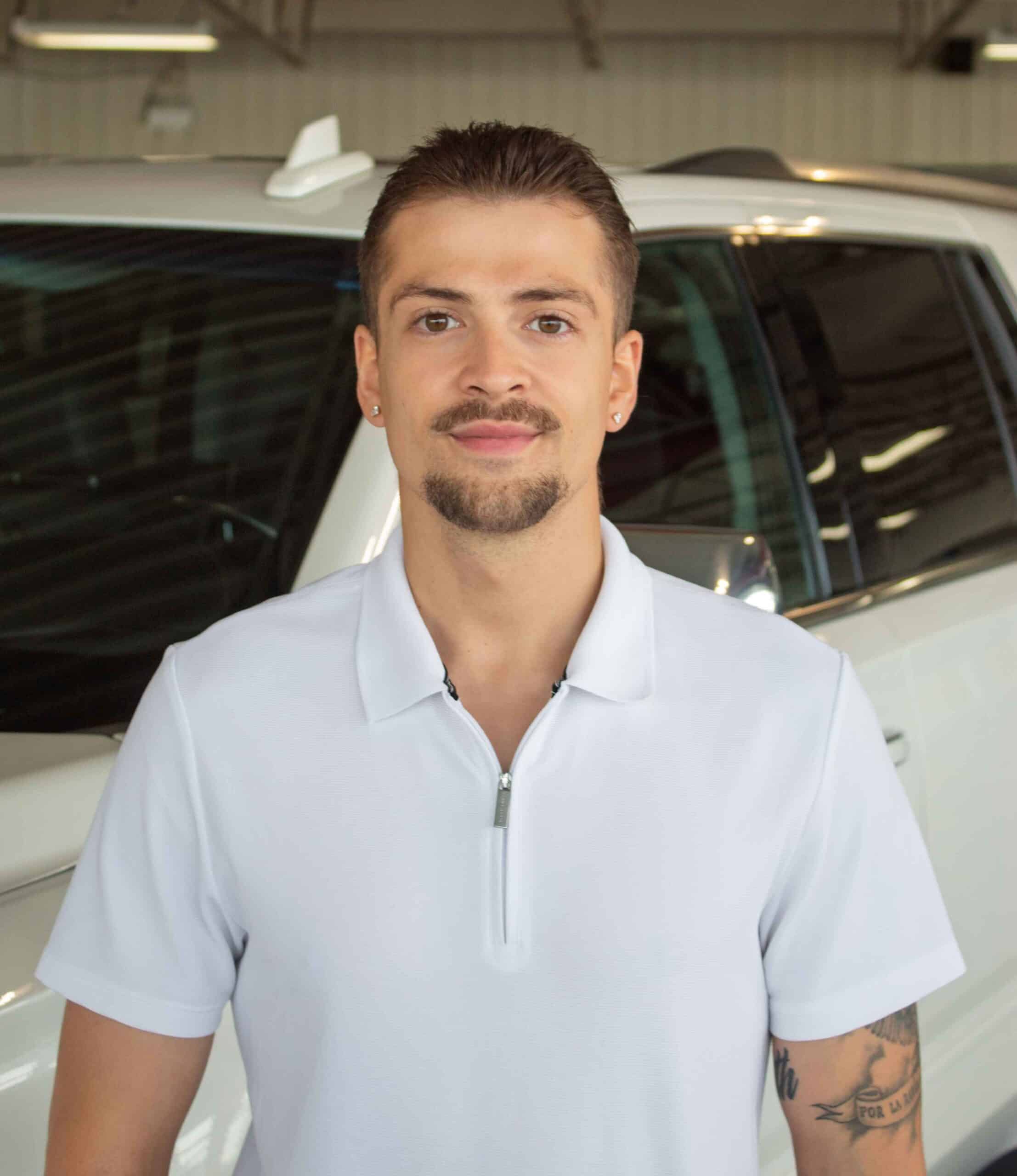 Alex Alucema Sales Associate